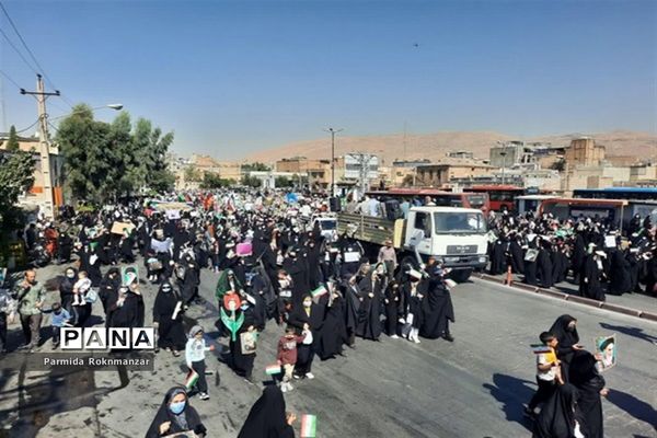 حضور پرشور بانوان شیرازی در همایش بانوان فاطمی