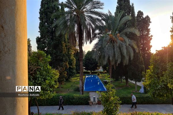 آرامگاه حافظ در سالروز این شاعر پرآوازه