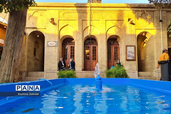 آرامگاه حافظ در سالروز این شاعر پرآوازه