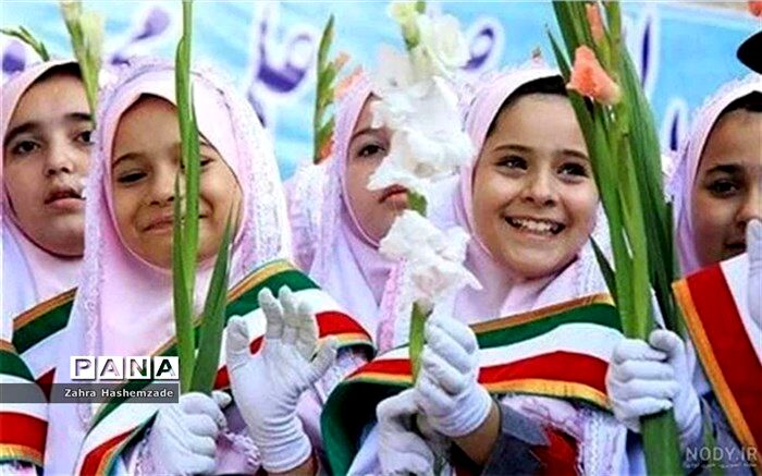 مراسم هفته سلامت روان با استقبال دانش‌آموزان و مسئولان همراه بود