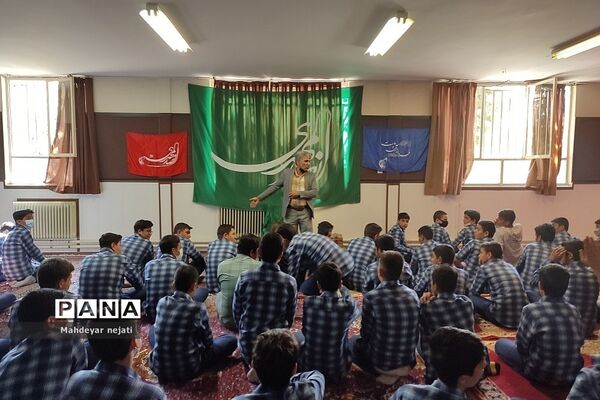جشن میلاد پیامبر(ص) در دبیرستان استعدادهای درخشان شهید بهشتی رودهن