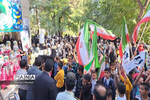 همایش پیاده‌روی خانوادگی در خلیل‌آباد