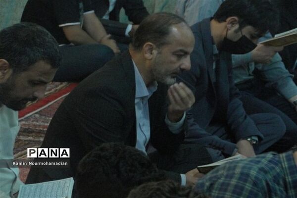 حضور دانش‌آموزان و فرهنگیان منطقه۹ در دعای ندبه