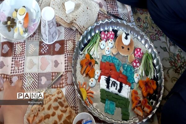 سفره صبحانه نشاط و شادی در دبیرستان شاهد مسفروش کاشان
