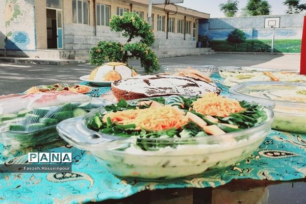 جشنواره غذای سالم و نمایشگاه دست‌سازه‌های ورزشی به‌مناسبت هفته تربیت‌بدنی در بهارستان‌ دو