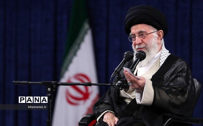 دیدار ۵۰۰ تَن از نخبگان کشور با مقام معظم رهبری