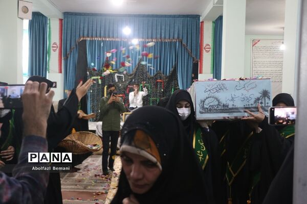استقبال از شهید گمنام در دبیرستان شاهد رضویه قم
