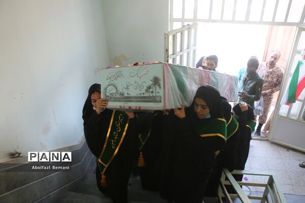 استقبال از شهید گمنام در دبیرستان شاهد رضویه قم