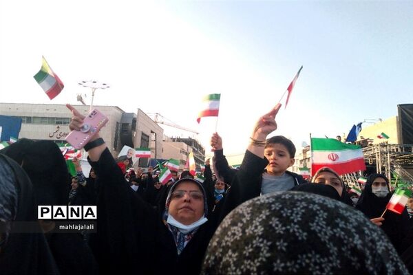 جشن بزرگ میلاد پیامبر مهربانی با نقش‌آفرینی بانوان محجبه و انقلابی مشهد مقدس