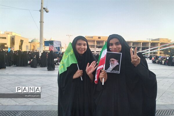 جشن بزرگ میلاد پیامبر مهربانی با نقش‌آفرینی بانوان محجبه و انقلابی مشهد مقدس