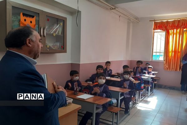 بازدید معاون پرورشی و تربیت‌بدنی منطقه ۱۳ از دارالقرآن حرا