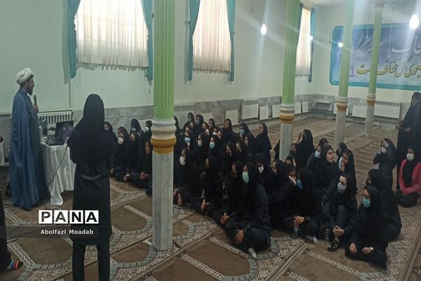 برگزاری جشن هفته وحدت در دبیرستان شاهد مطهره‌ کاشمر