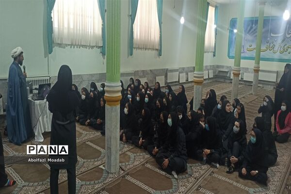 برگزاری جشن هفته وحدت در دبیرستان شاهد مطهره‌ کاشمر