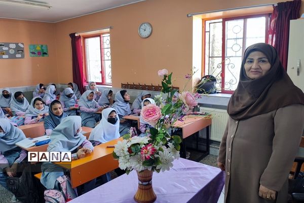 برگزاری جشن وحدت در دبستان مهشید مصلی‌نژاد ناحیه ۷مشهد
