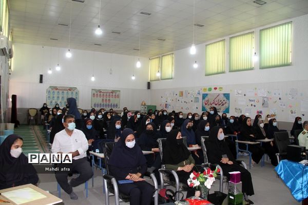 زنگ نمادین آغاز هفته پیوند اولیا و مربیان در مدارس شهرستان بهبهان