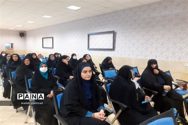 برگزاری همایش  هفته وحدت شورای اداری آموزش و پرورش منطقه 16