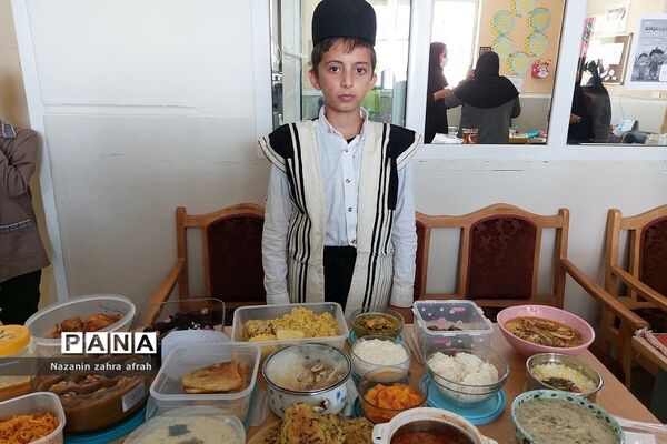 برگزاری جشنواره غذاهای سالم و سنتی در دبستان امام حسن مجتبی(ع) رودهن