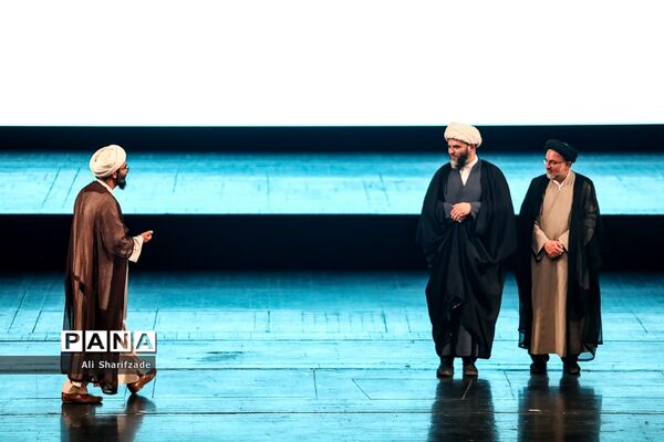آیین اختتامیه نخستین کنگره ملی شعر وحدت اسلامی