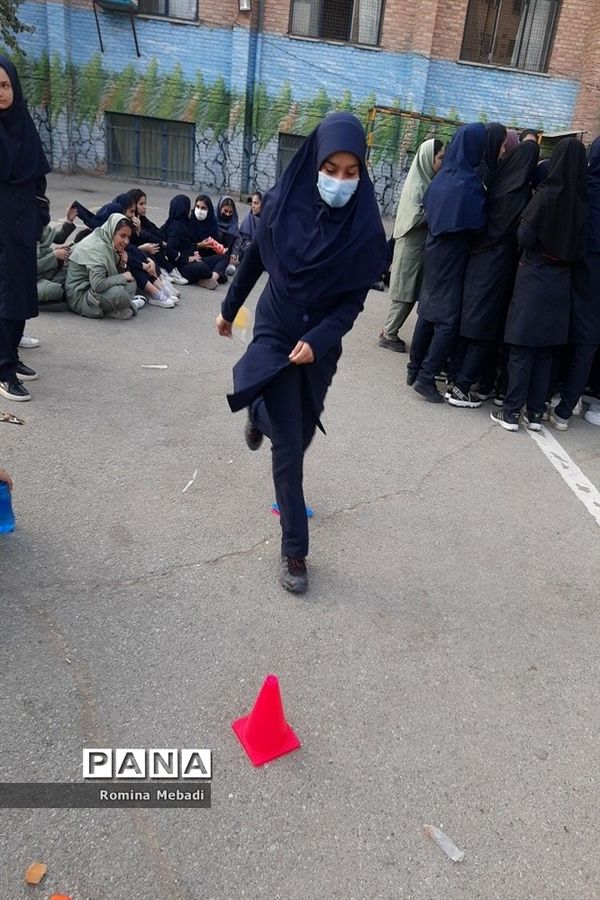 برگزاری مسابقات ورزشی درآموزشگاه الزهرا(س) اسلامشهر