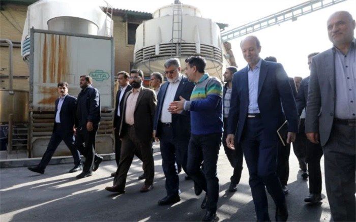 معتمدیان: به توسعه واحدهای تولیدی در استان کمک می‌کنیم