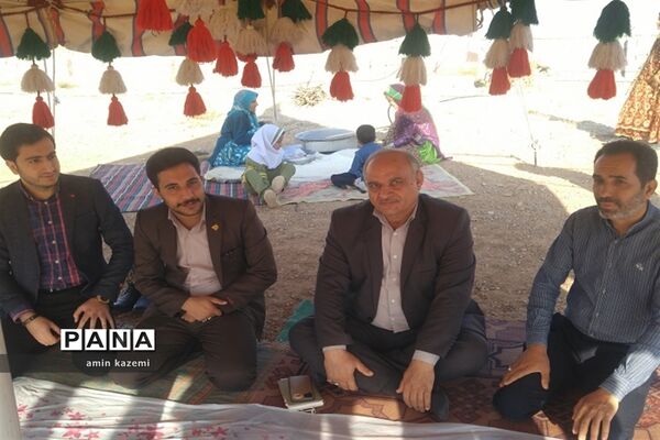 عضویت و ملبس شدن دانش‌آموزان عشایری به شال سازمان دانش‌آموزی