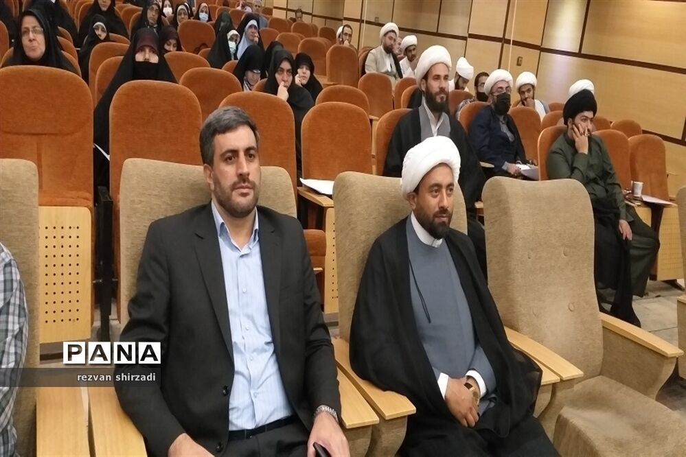 اولین همایش مدیران و مبلغان طرح امین مدارس منطقه 4