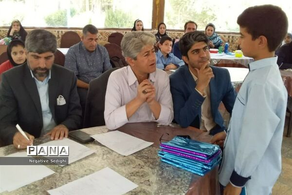 داوری و تقدیر از برگزیدگان طرح سکوی ایران قوی در آباده