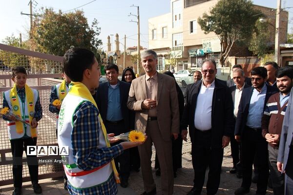 بازدید مدیران سازمان دانش‌آموزی استان‌ها از گنبد سلطانیه و حسینیه اعظم زنجان