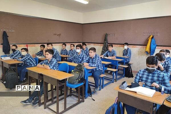 برگزاری نشست‌های  بصیرتی در دبیرستان شهید‌بهشتی  رودهن