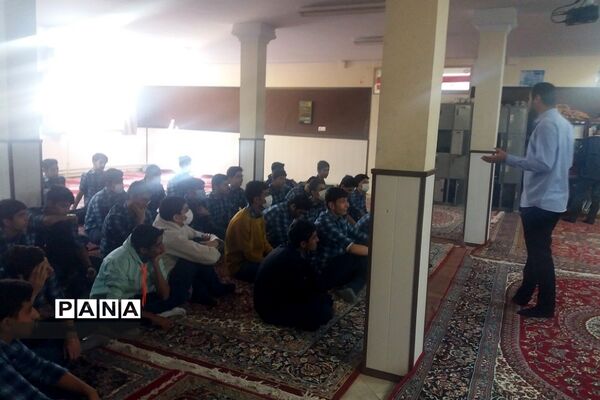 برگزاری نشست‌های  بصیرتی در دبیرستان شهید‌بهشتی  رودهن