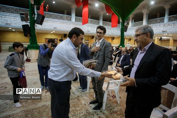 بازدید مدیران سازمان دانش‌آموزی استان‌ها از حسینیه اعظم زنجان