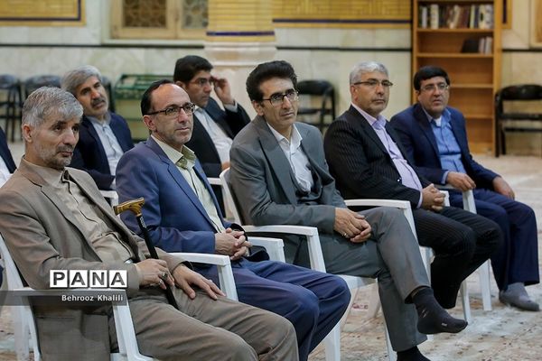 بازدید مدیران سازمان دانش‌آموزی استان‌ها از حسینیه اعظم زنجان