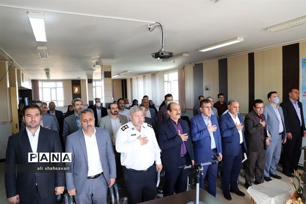 ‌نشست هم‌اندیشی مدیران مدارس ماهیدشت