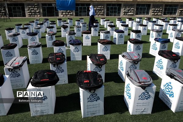 پویش «همه حاضر» در دبیرستان فرزانگان 8