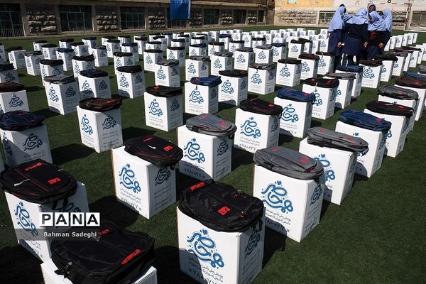 پویش «همه حاضر» در دبیرستان فرزانگان 8