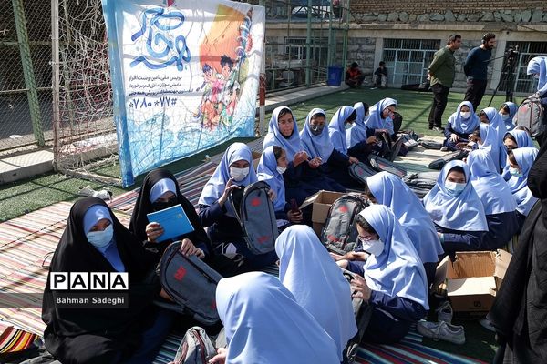 پویش «همه حاضر» در دبیرستان فرزانگان 8