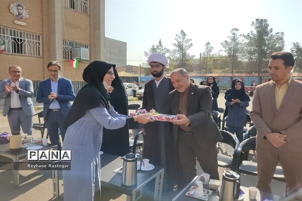 نواختن زنگ هفته تربیت‌بدنی در پاکدشت