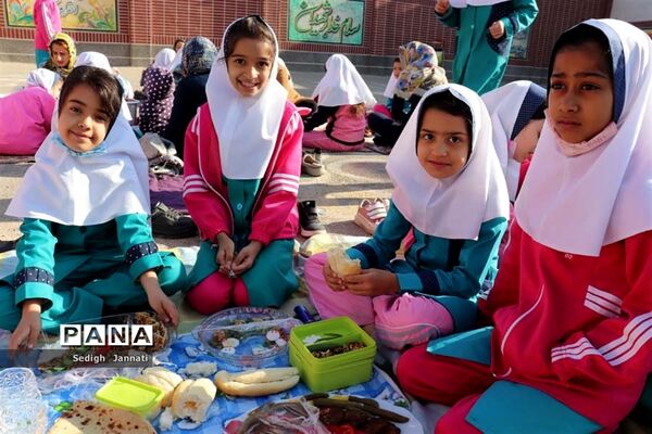 برپایی مراسم صبحانه سلامت در مدارس آباده
