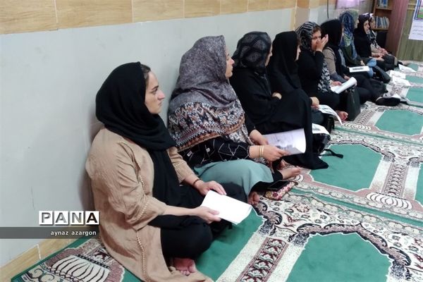 مجمع عمومی انتخابات انجمن اولیا و مربیان هنرستان شاهد بنت الهدی در قائمشهر