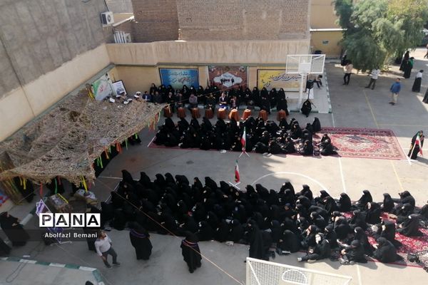 استقبال مادرانه از پیکر شهید گمنام در هنرستان برقعی قم