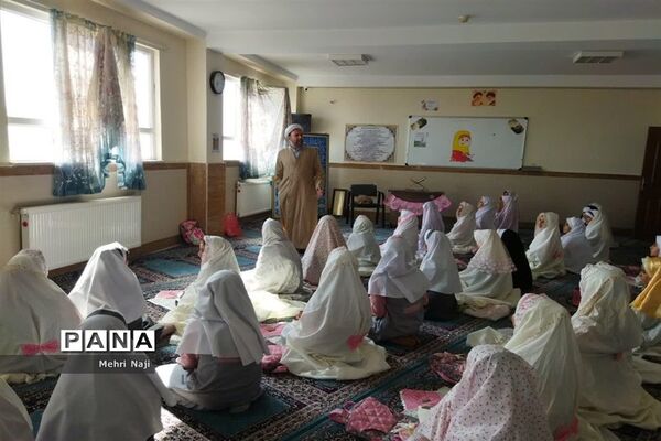 برگزاری مراسم نماز جماعت درآموزشگاه نشاط اسلامشهر