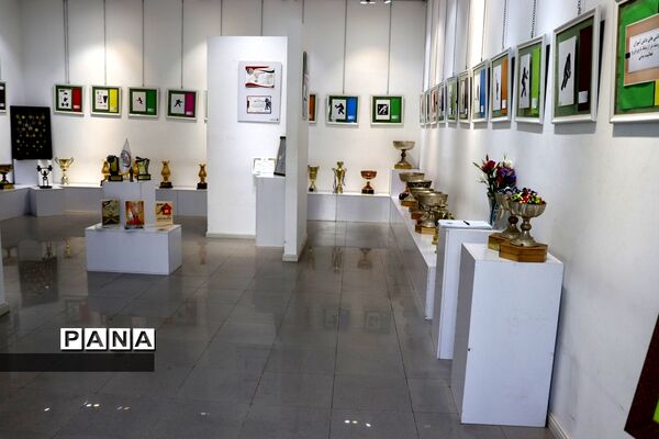 برپایی نمایشگاه «هنر، خلاقیت، ورزش» در نگارخانه اداره‌کل آموزش و پرورش فارس