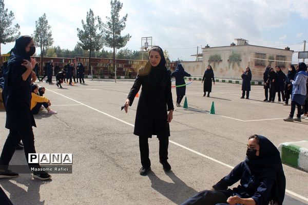 برگزاری مسابقات ورزشی انفرادی و گروهی در دبیرستان عفاف شهرستان گلبهار