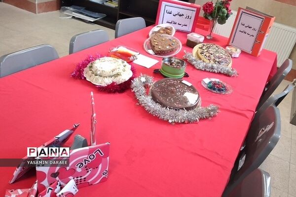 برگزاری جشنواره غذای سالم در دبیرستان امیر علاقه‌بند