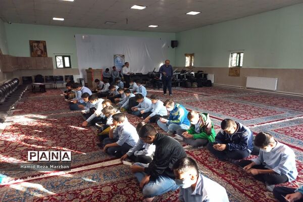 مراسم زیارت عاشورا در آموزشگاه شاهد شهید کاظمی شهرستان اسلامشهر