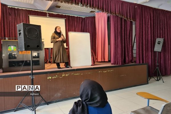 جلسه بهداشت روان در دبیرستان زینبیه