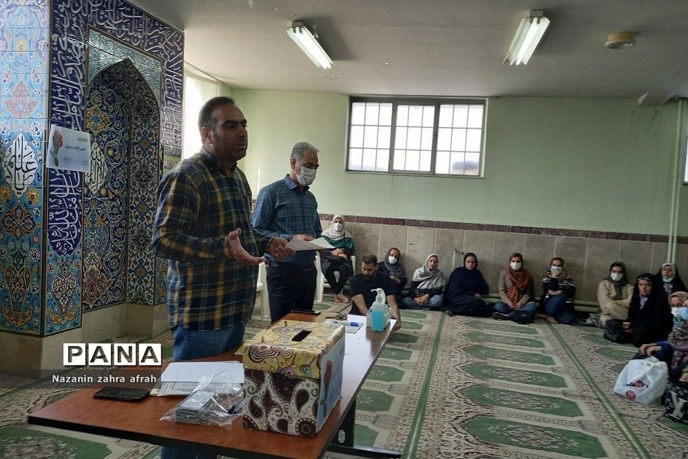 برگزاری انتخابات انجمن اولیا و مربیان در دبستان ایمان رودهن