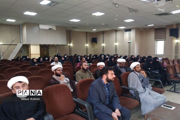 جلسه توجیهی مبلغان و مدیران مدارس مجری طرح امین در پاکدشت