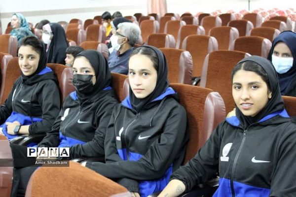 آیین تجلیل از برگزیدگان جشنواره «سکوی ایران قوی» در شهرستان سمنان