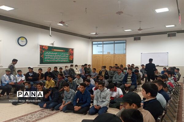 نشست هم‌اندیشی و پرسش و پاسخ تشکل‌های دانش‌آموزی در کاشمر